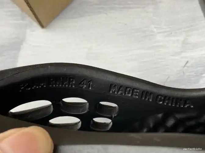 Yeezy Slide Foam Runner 0623